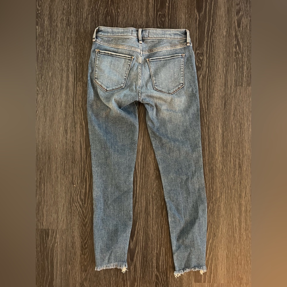 Abercrombie Jeans-Mid Rise Size 6 - Picture 3 of 3